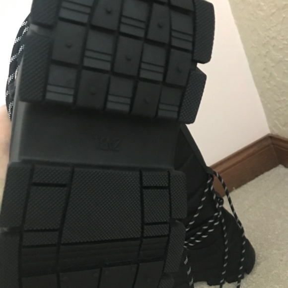 ZARA BOOTS - Picture 2 of 5